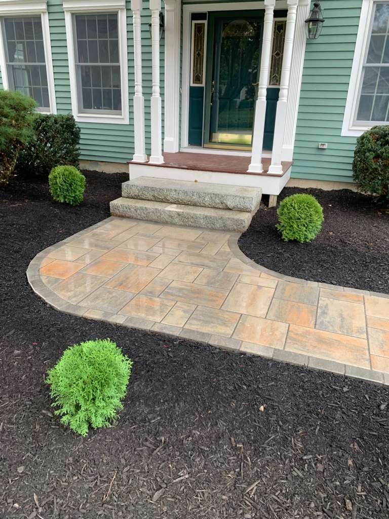 Weeding and mulching project 2 by Vasquez Landscaping